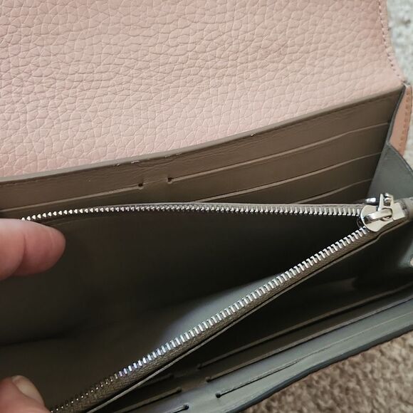 Louis Vuitton Taurillon Capucines Wallet - Picture 8 of 12